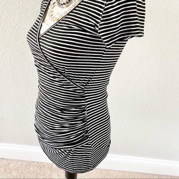 Cache Black And White Form Fitting Blouse Size S - Picture 5 of 11